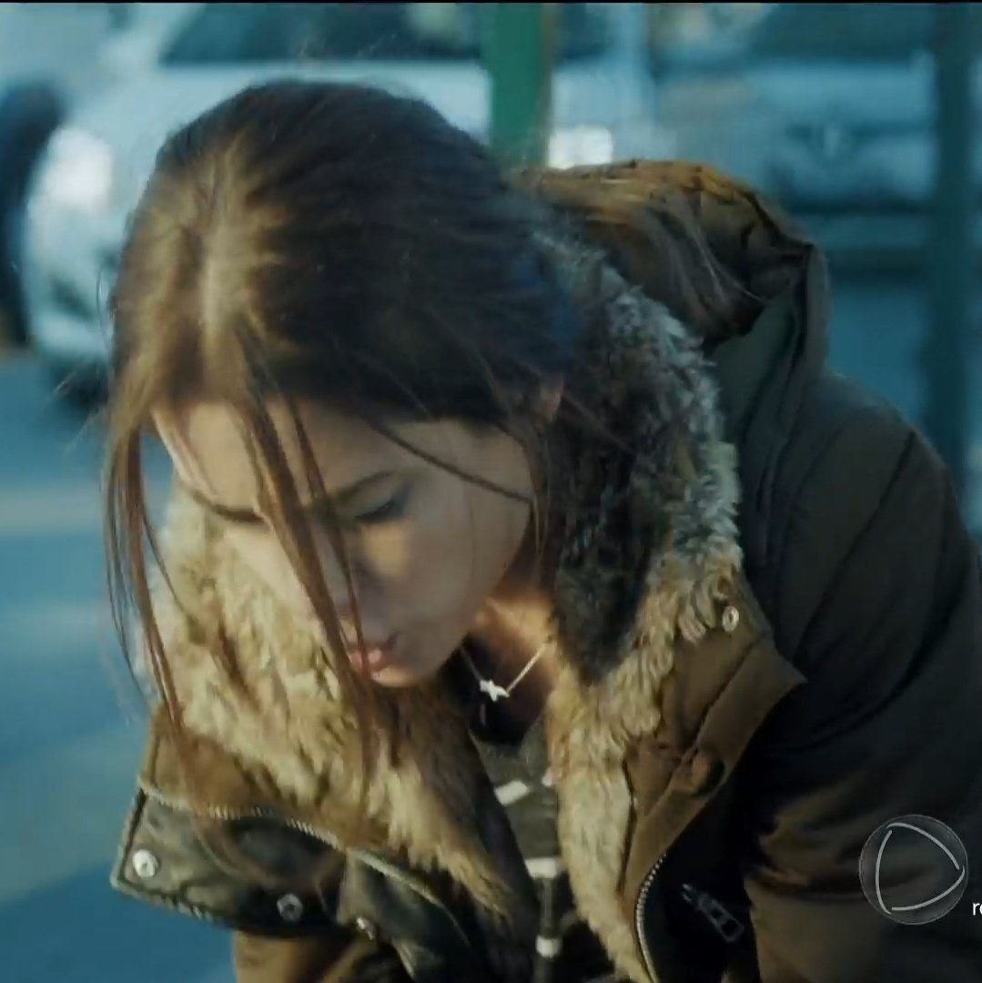 Quando chega o fim de mês, você abre a carteira e não tem um único real: 

#NovelaMae