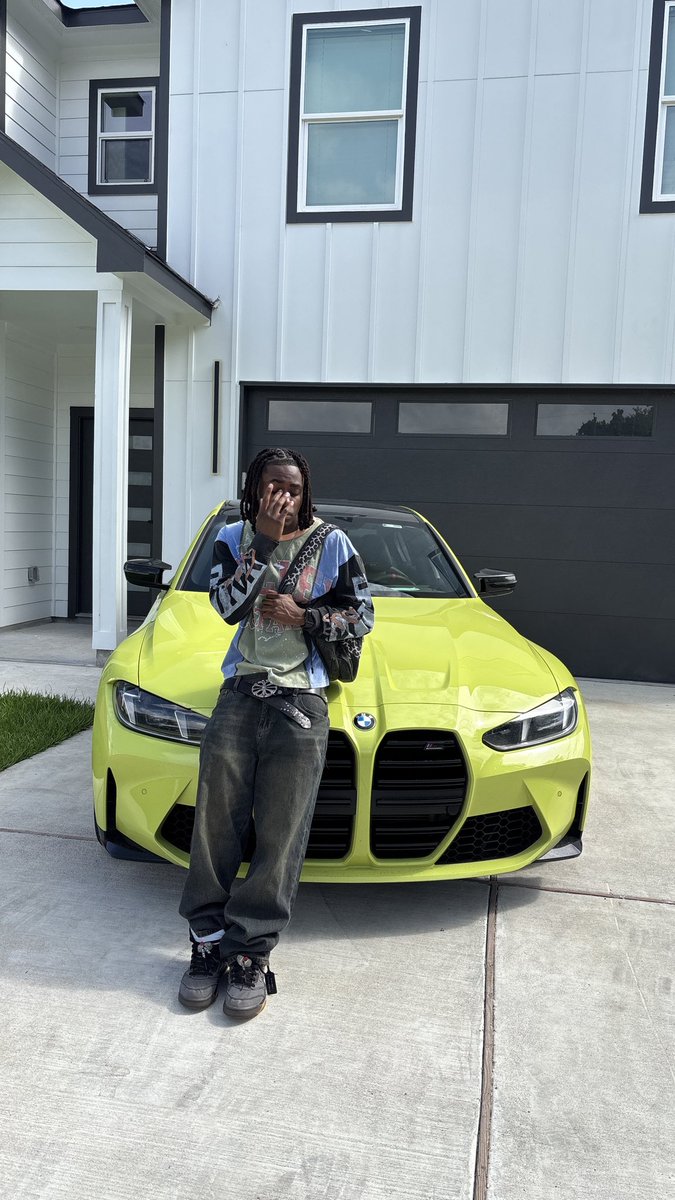 ‎‏fly tweet media