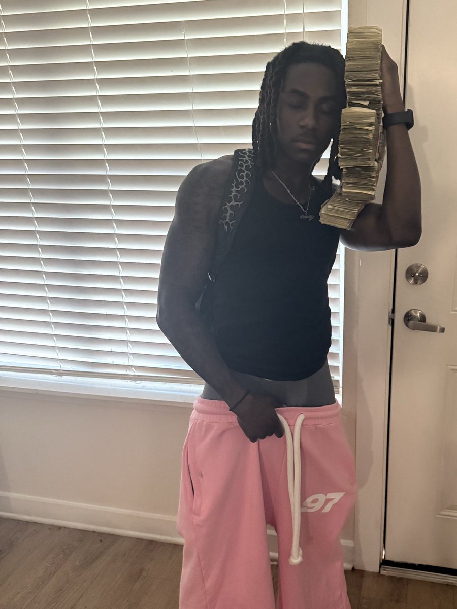 ‎‏fly tweet media