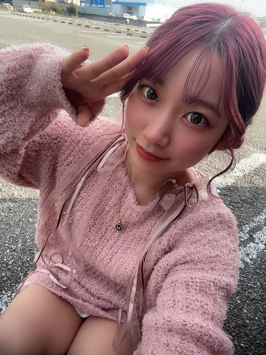 もにもにー☀️🐢 とっても良い天気☀️ もうお店の前にお客さん