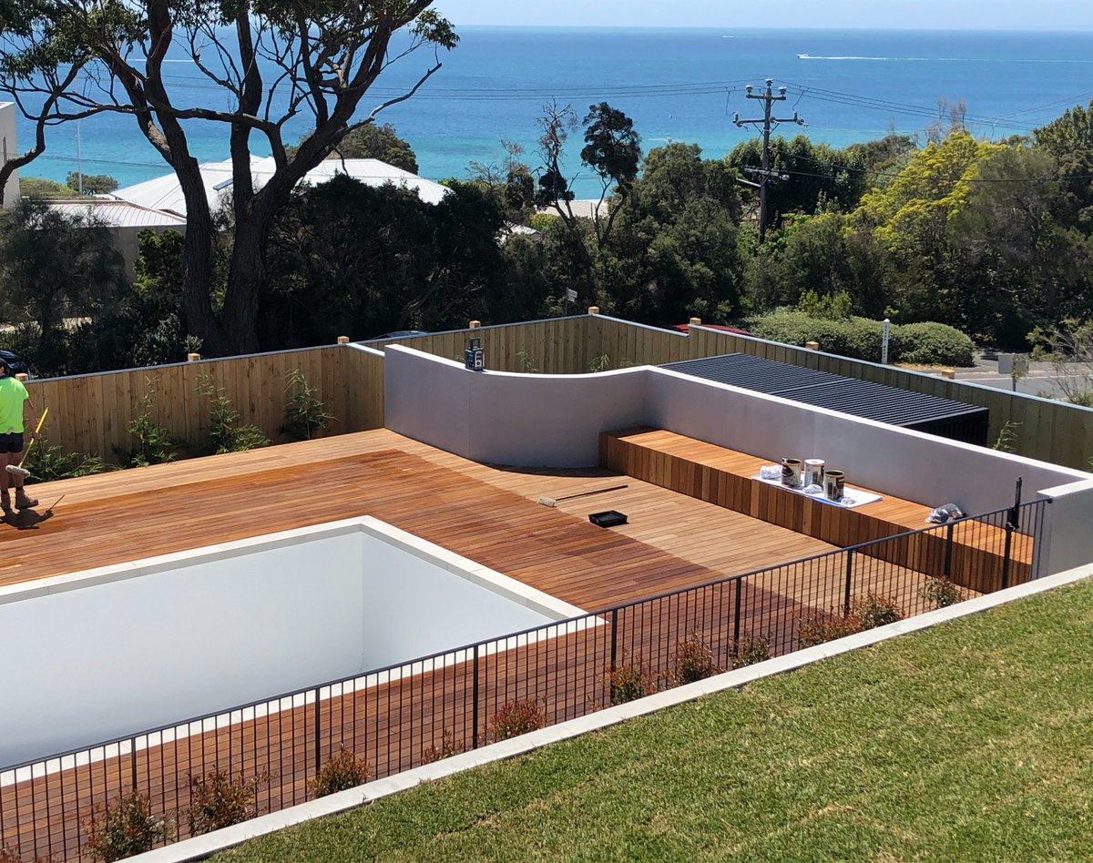 PentForestry's tweet photo. Maintenance Tip: To keep a hardwood timber deck looking its best, it must be kept clean and well maintained. Inspect the deck annually to ensure that it is in good condition. 

If resealing is required, check the manufacturer recommendations before applying any coating.

#decking https://t.co/kI3dpzIQOc