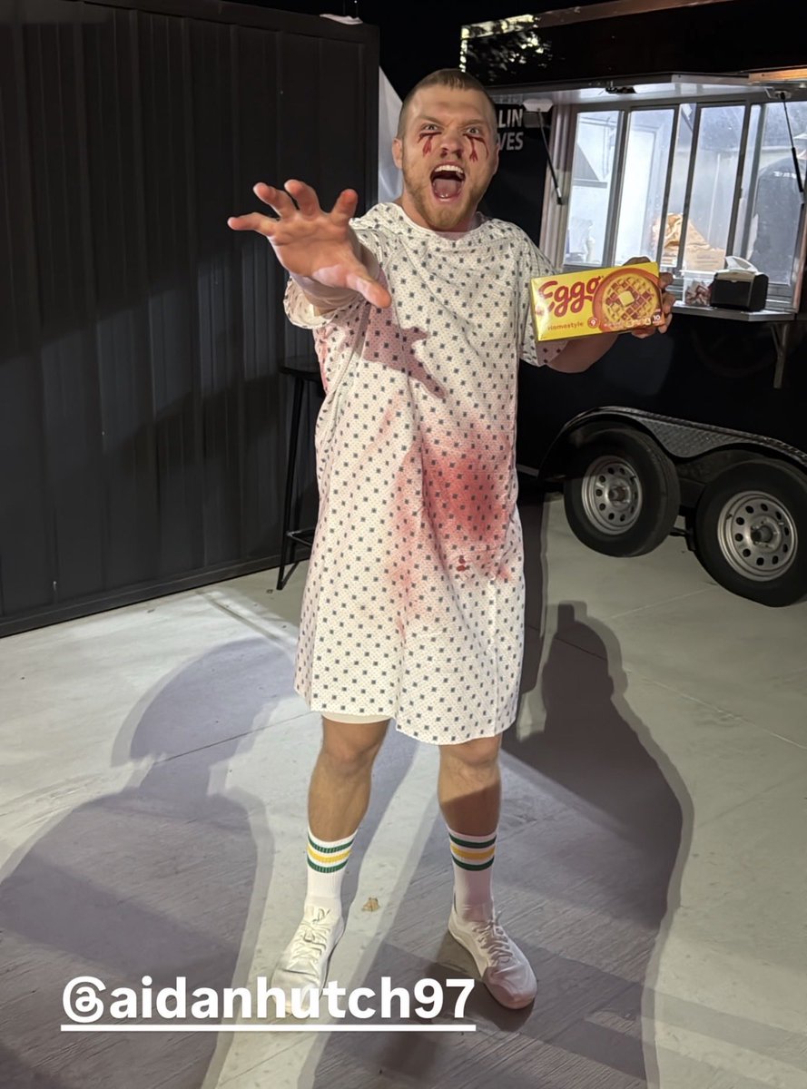 the_det_times's tweet photo. Aidan Hutchinson dressed up as Eleven from Stranger Things for Halloween 😂🔥 https://t.co/o3rh5521se