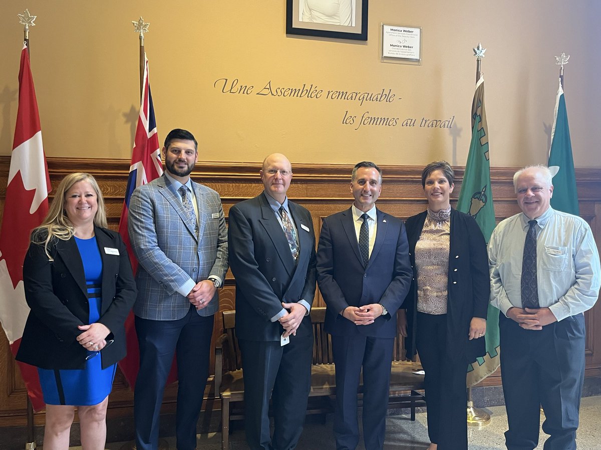 Big thanks to Minister <a href="/TrevorJonesCKL/">Trevor Jones</a> for meeting with our Sarnia-Lambton Chamber delegates today during our Advocacy Days! Great discussions on supporting our region’s farmers and agribusinesses! 
#SarniaLambton #AdvocacyDays #Agriculture #Agribusiness