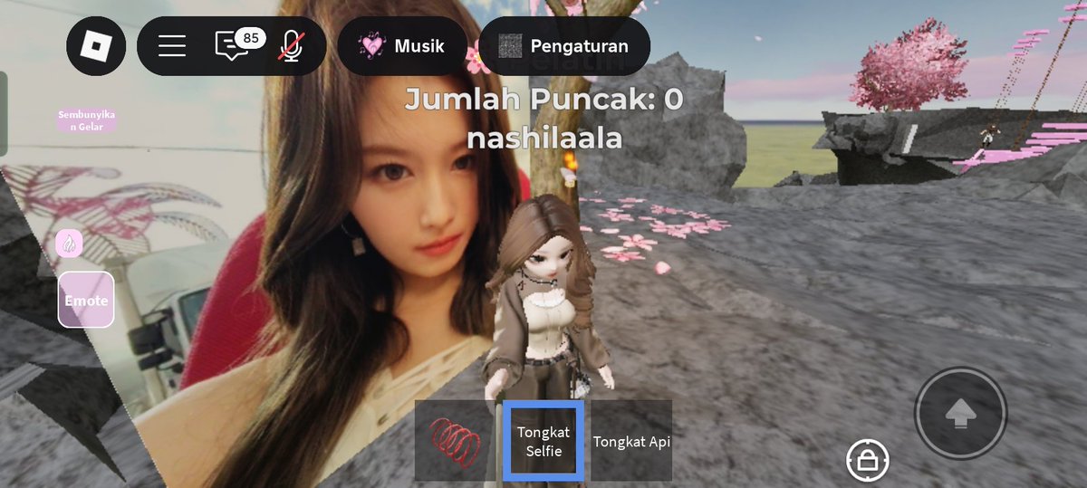 luo_yii's tweet image. Foto sama kembaran