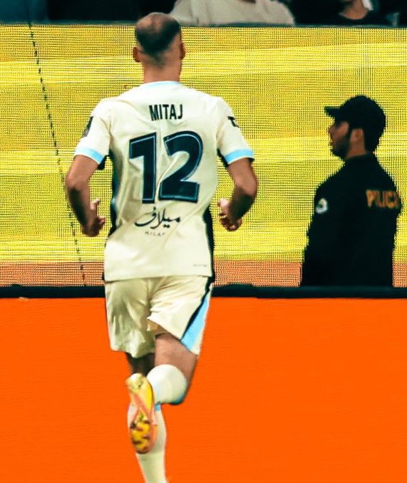 اللي سواه اليوم هو تعريف الكمال الكروي

- صلابة دفاعية ضد جناح صعب مثل كومان
- ريحنا كثير فالخروج من الضغط
- تمريرات خيالية كسر فيها خطوط النصر 

ليلة من ليالي ميتاي الجميله .. ماستر كلاس ياماريو 💛💛💛💛