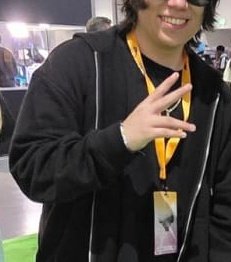 Quackity pasó del ✌🏻
A tirar el emote de 🖖🏻