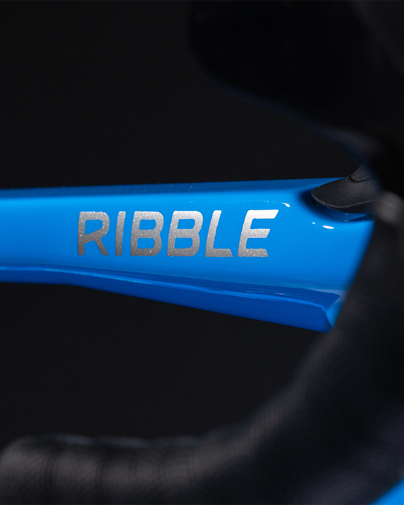 RibbleCycles's tweet image. Performance never looked this good. ⚡

The ALLROAD SL R Custom Colour in Electric Blue - lightweight carbon, race-ready design and seriously slick looks.

#RibbleAllroad #GetMoreForLess #RideWithoutLimits