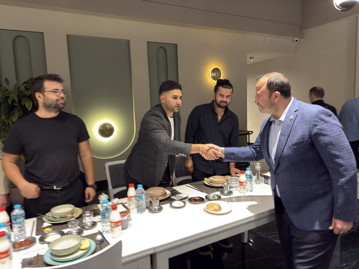 🇹🇷 AK Parti Antalya Gençlik Kollarımızla bir aradaydık.

💬 AK Parti, kurumsal teşkilat anlayışıyla gençlik kollarımızla fark oluşturan bir harekettir.
⚡ Görev yapmaktan her zaman onur duyduğum gençlik kolları kadememiz, teşkilatımızın enerjisi ve gücüdür.

🌍 Bu program