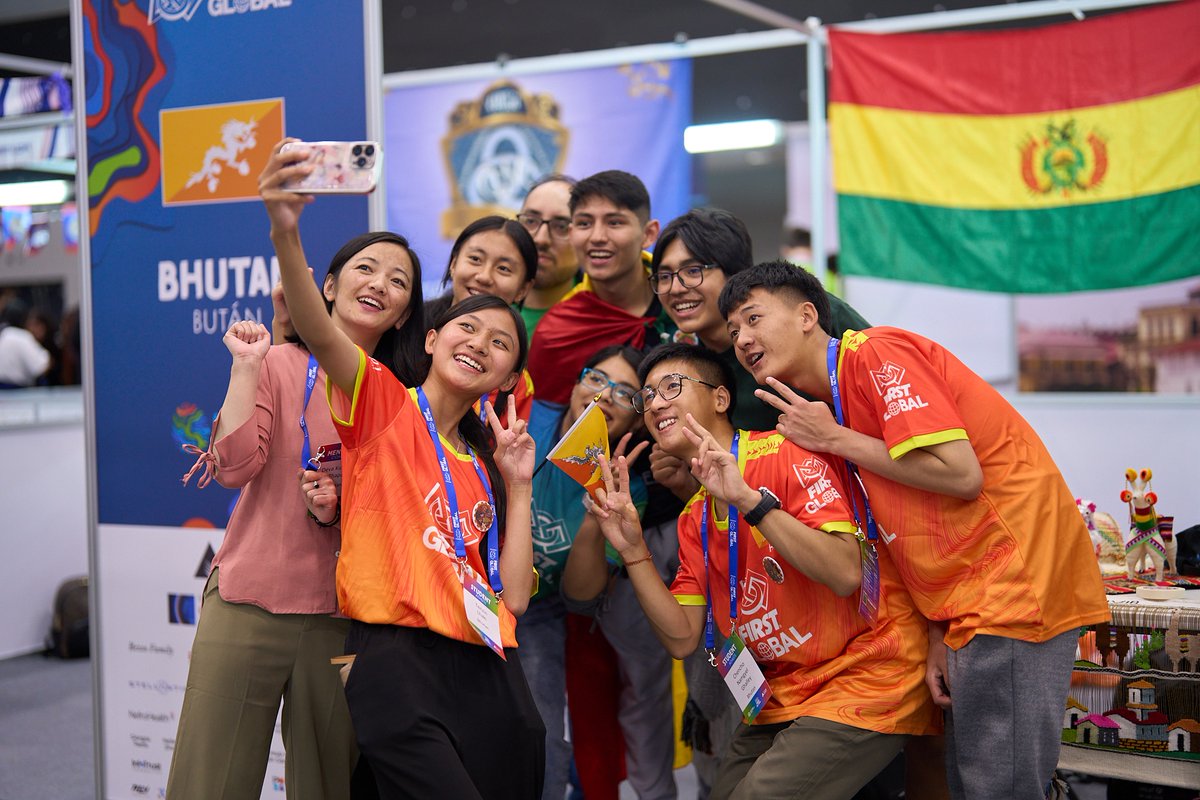 F1RSTglobal's tweet image. We’re officially live from the #FGC2025Panama venue! 🇵🇦

Teams from around the world have arrived and are setting up their pits 🔧🤖

The energy is incredible as everyone prepares for an unforgettable week of innovation, teamwork, and inspiration 💫
