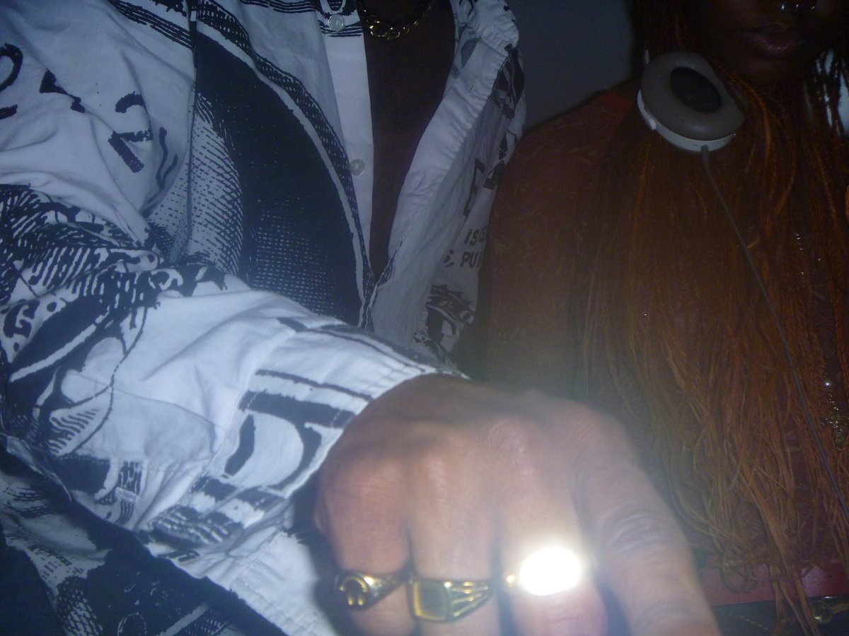 LA!! 
IF UR LOOKING FOR HALLOWEEN PLANS CATCH MY DEBUT DJ SET AT WHORROR SHOW :) 

My set is at midnight!!! Spinning a special Halloween set that’s gonna be just as genreless and high energy as the usual live show but instead I will be channeling all that into the turntables