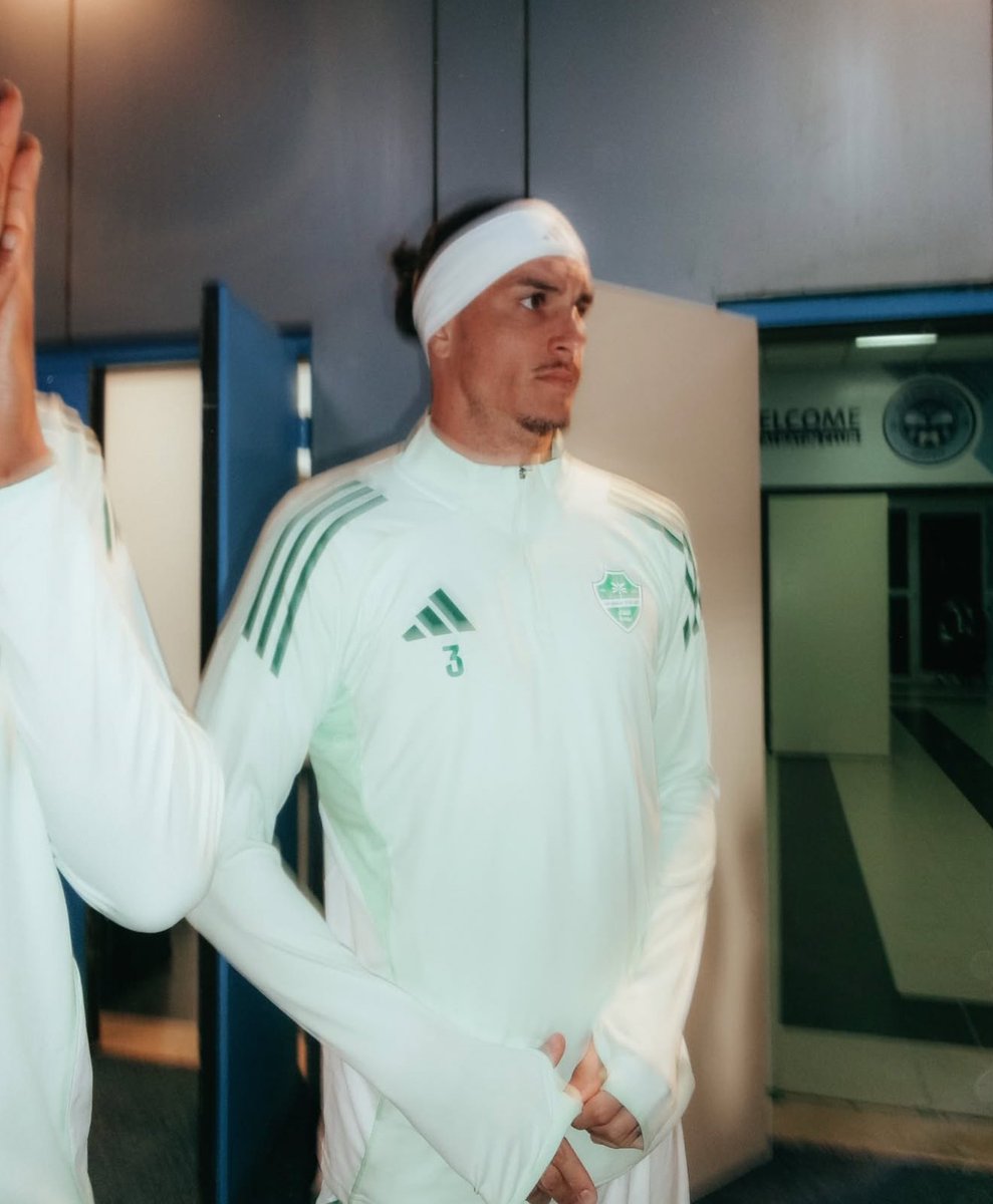 PinterestAhli's tweet image. المدافع الأفضل في دوري روشن ☝🏼💚