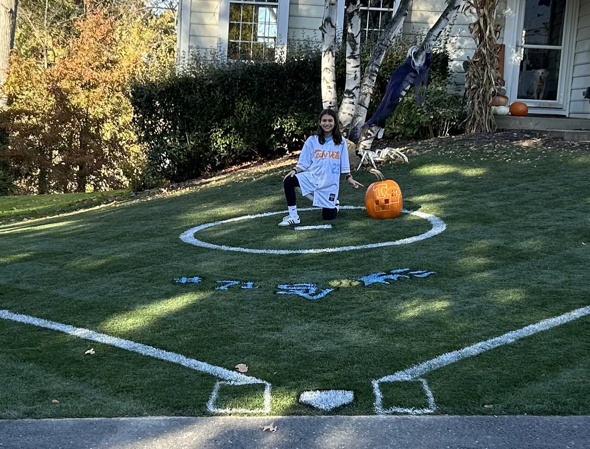 When you play softball for <a href="/GOSVBSA/">Seneca Valley Baseball & Softball Association</a> in Pittsburgh but ur fav player is at Tennessee...you make Karlyn Pumpkins for Halloween! <a href="/PickensKarlyn/">Karlyn Pickens</a> <a href="/Vol_Softball/">Tennessee Softball</a>