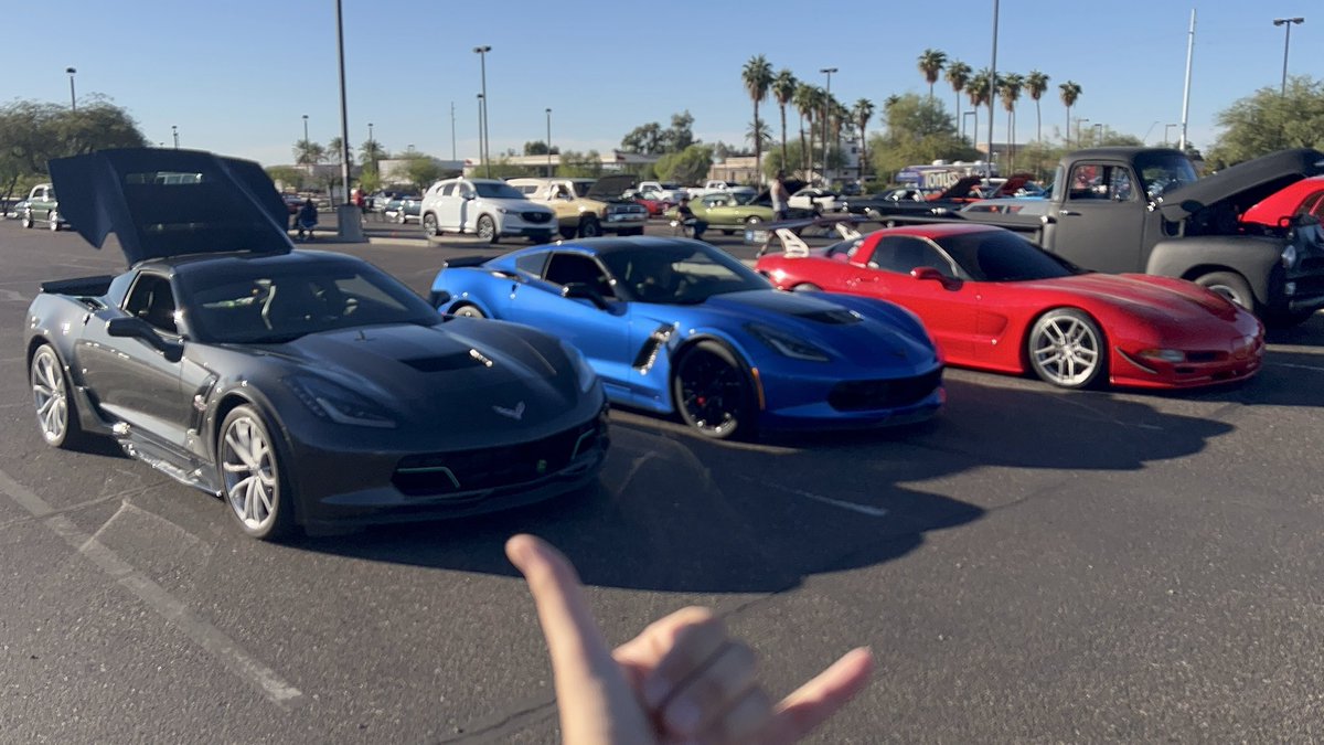 Husseinabdulja's tweet photo. Few pictures from my 1st drive without the wrap in 🏎️🦄 new look and i am loving it so is everyone 🙌 more to come soon . Scroll 📸➡️

#corvette #welivinglife #chevrolet #teamchevy #generalmotors #corvettelifestyle #teamsuperspeeders #racecar #manual #unicron #corvetteworldwide https://t.co/5FFhVstJQF