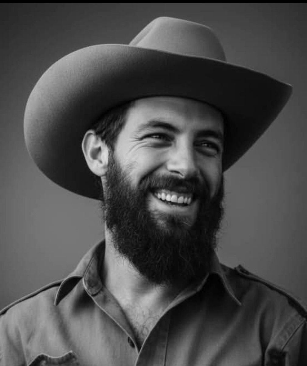 66 años de su desaparición física y aún vive entre nosotros. 
#CamiloVive