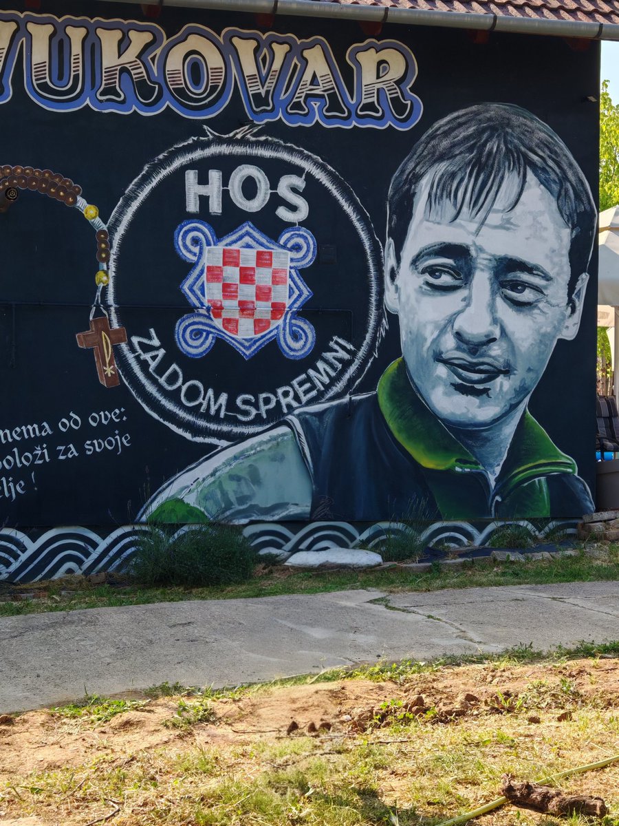 Navodno su pronađeni posmrtni ostaci Jean Michela Nicoliera 😔😔

Dobra vijest za obitelj jer ga konačno mogu pokopati, a loša jer s pronalaskom kostiju umire i onaj mali tračak nade da je možda, ali samo možda negdje živ. Tako mi je to tumačila Barica Spudić za svog sina Pavla