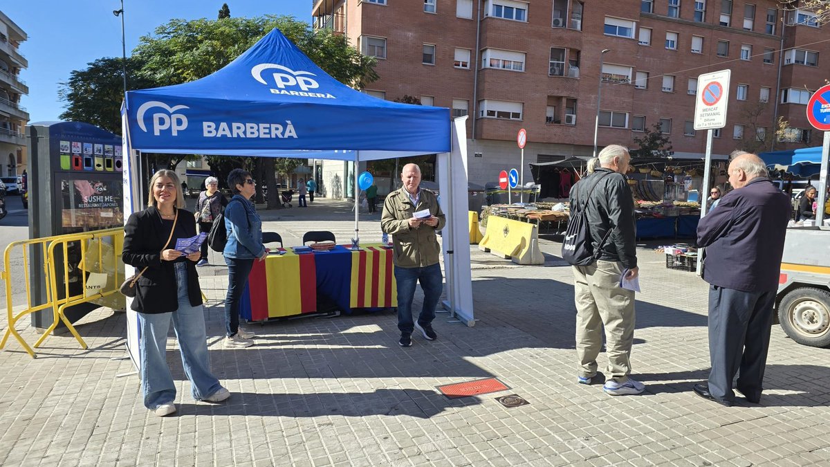 Seguimos escuchando a los vecinos! 🗣️
👉🏽Acércate a nuestras carpas informativas y conoce nuestras propuestas para cambiar Barberà 💪🏽