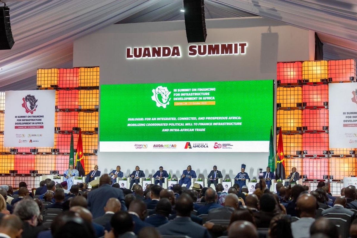 presidencecstg's tweet photo. Le Président du Conseil, @FEGnassingbe a activement participé ce 28 octobre 2025 à Luanda en Angola aux travaux du 3ᵉ Sommet de Luanda sur le financement des infrastructures en Afrique, placé sous le thème « Capitaux, corridors, commerce : investir dans les infrastructures pour la ZLECAf et la prospérité partagée ».

https://t.co/n4cY7HrCza