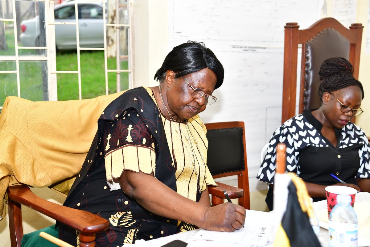 The Director General <a href="/floriemura/">Rev. Florence Muranga</a>  introducing the Master Plan for Nshaara Industrial Technology Park (ITP) to the Top <a href="/kiruhuralg/">Kiruhura DLG</a>  leadership, today Tuesday 28th October 2025.

She has appreciated Kiruhura leadership, the Patron H.E President <a href="/KagutaMuseveni/">Yoweri K Museveni</a>.

#BIRDC