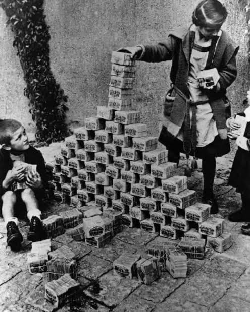 TechREManuel's tweet image. A bet against gold and silver is a bet that politicians and central banks can be fiscally responsible.