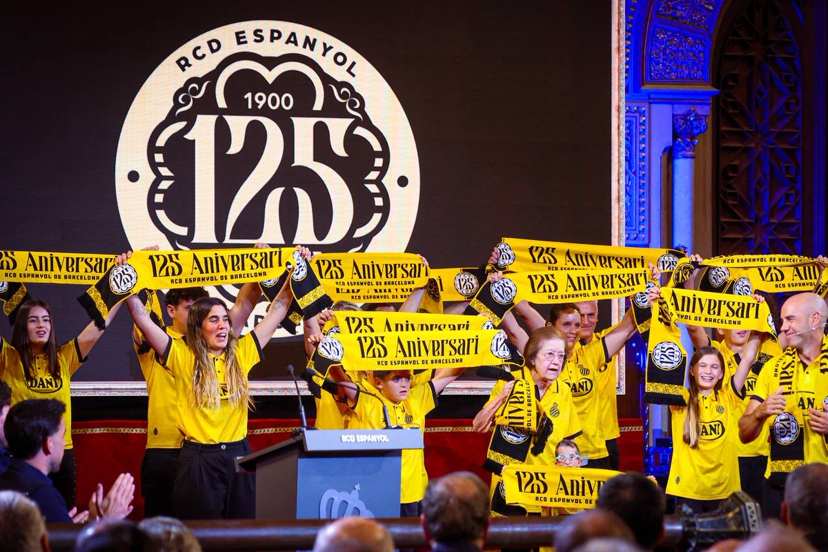 salvadorilla's tweet image. 125 anys d'història han convertit l'@RCDEspanyol en un club important i en una expressió de la pluralitat esportiva de Catalunya.

Per molts anys a tots els pericos i periques!
Per molts anys més d'èxits!

#GalaRCDE125