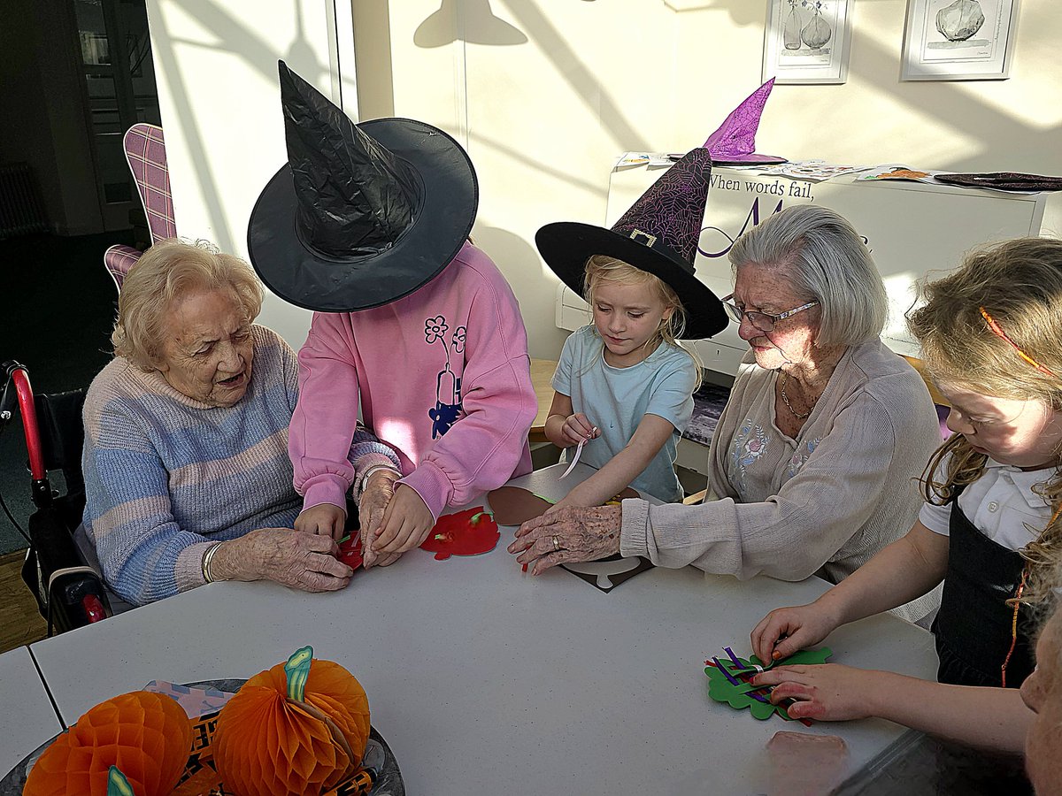 The Community Unity school group made our first visit to Buchanan Care Home for #intergenerationalworking #pupilvoice #community
What a lovely afternoon, old and young working to support one another.