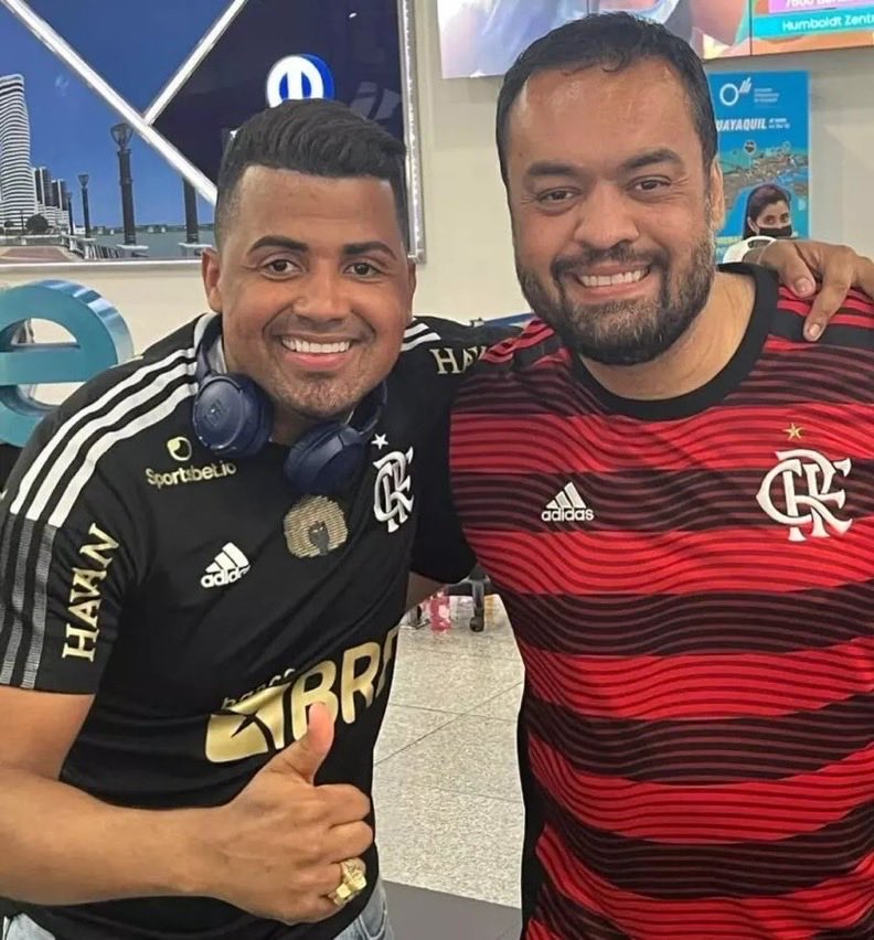 Cláudio Castro disse que não tem amizade e nunca encontrou ou tirou fotos com TH joias vendedor de armas para o comando vermelho, vamos refrescar a memória dele 

PEC DA SEGURANÇA JÁ