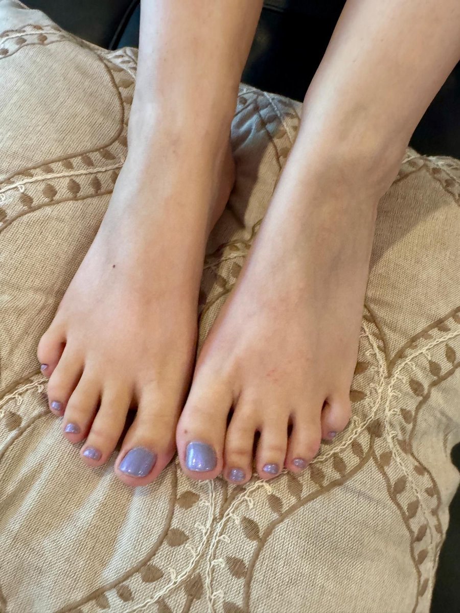 Pretty views of this cutie enjoying her breakfast, and even better views of her tight body, stripped down and spread out 😈 <a href="/itsRileyxRose/">Riley Rose</a> wouldn't mind if you slipped inside her... which hole would you pound first? 😏 atkgirlfriends.com #pov #gfe #bts