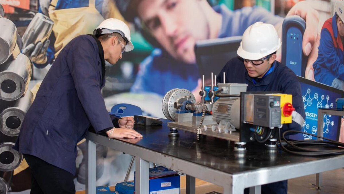 Chile será sede de WorldSkills Américas 2025, la competencia técnica más importante del continente 🇨🇱 

Entre el 3 y el 8 de noviembre, jóvenes de 16 países llegarán a Santiago para mostrar su talento e innovación, reafirmando el liderazgo de nuestro país como referente en