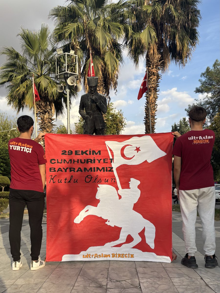 “Ey yükselen yeni nesil! İstikbal sizindir. Cumhuriyeti biz kurduk, onu yükseltecek ve sürdürecek sizsiniz.”
29 Ekim Cumhuriyet Bayramı’mız 𝒦𝓊𝓉𝓁𝓊 𝒪𝓁𝓈𝓊𝓃. #uAYurtiçi #uABirecik <a href="/uAYurtici/">ultrAslan Yurtiçi</a>