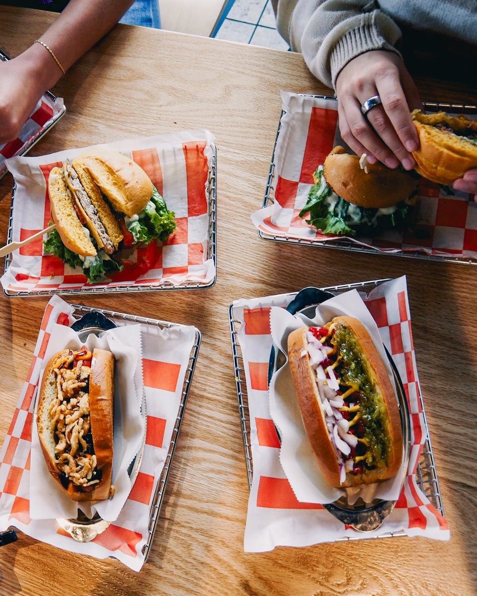 Sorry, not sorry. #Smashburger

👉 Smashfries
👉 Doubles only
👉 $4.99 All-The-Time Menu