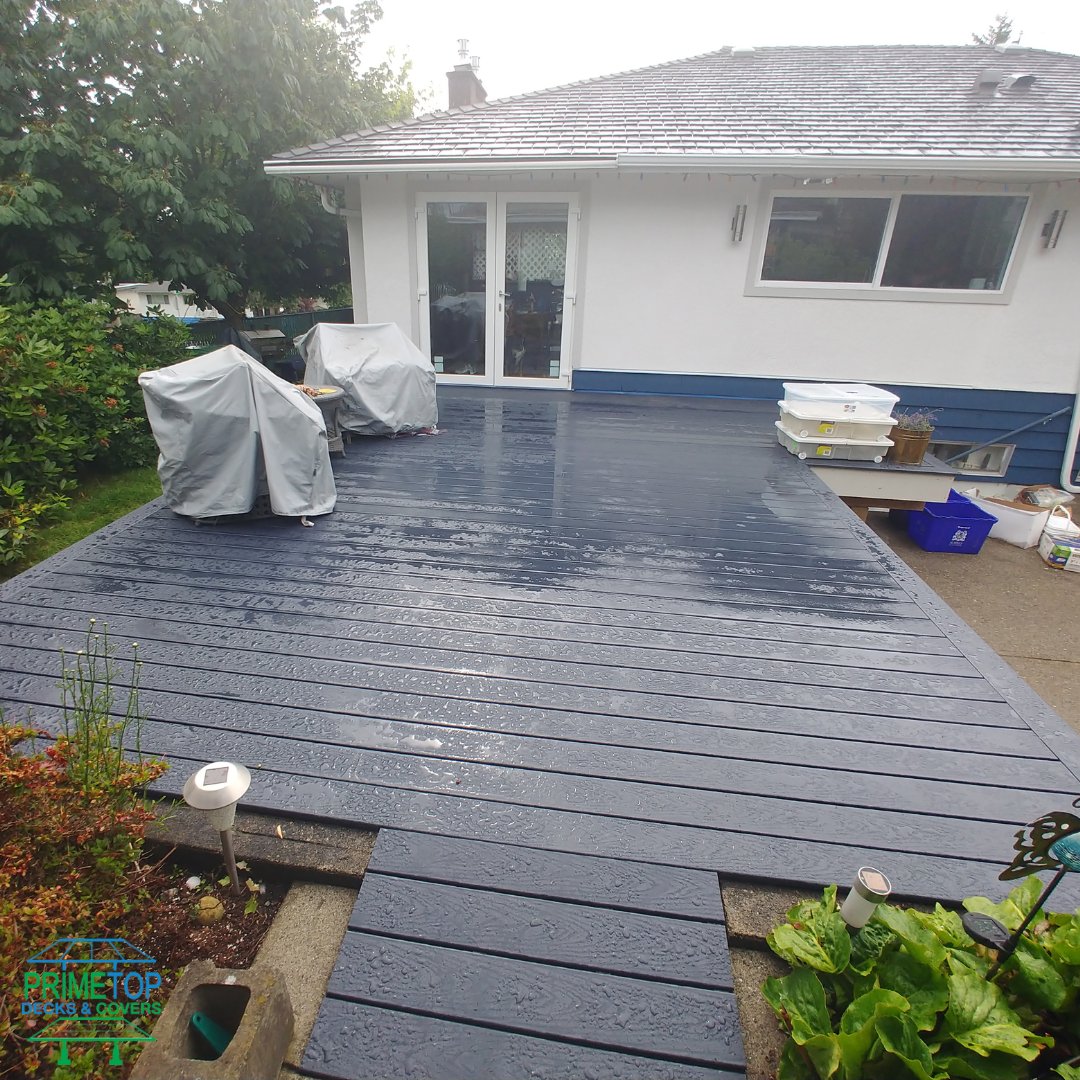 PrimetopC's tweet photo. Rain won’t dampen the beauty of a composite deck! 💧🍁 Durable, low-maintenance, and built for Canadian fall weather.
#CompositeDeck #FallVibes #DeckDesign #PrimetopDecks https://t.co/gN2w43Xjkp