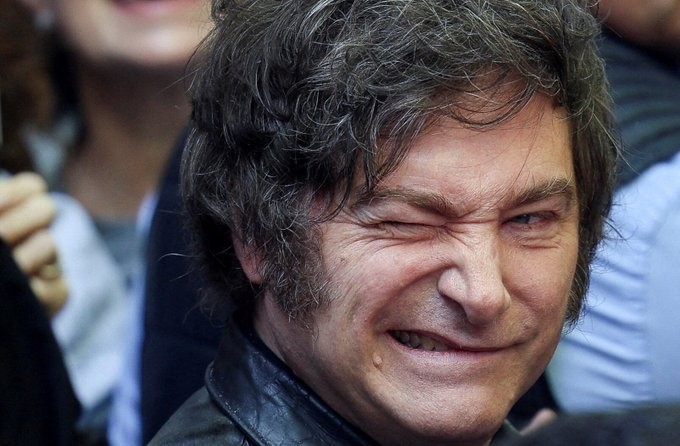 Quel plaisir de fin connaisseur de voir les gauchistes Francais continuer de conspuer <a href="/JMilei/">Javier Milei</a> alors que les Argentins ont clairement ratifié sa politique libérale.

En fait il en va de la survie même de leur fragile psychisme. La rapidité et l'ampleur des résultats de la