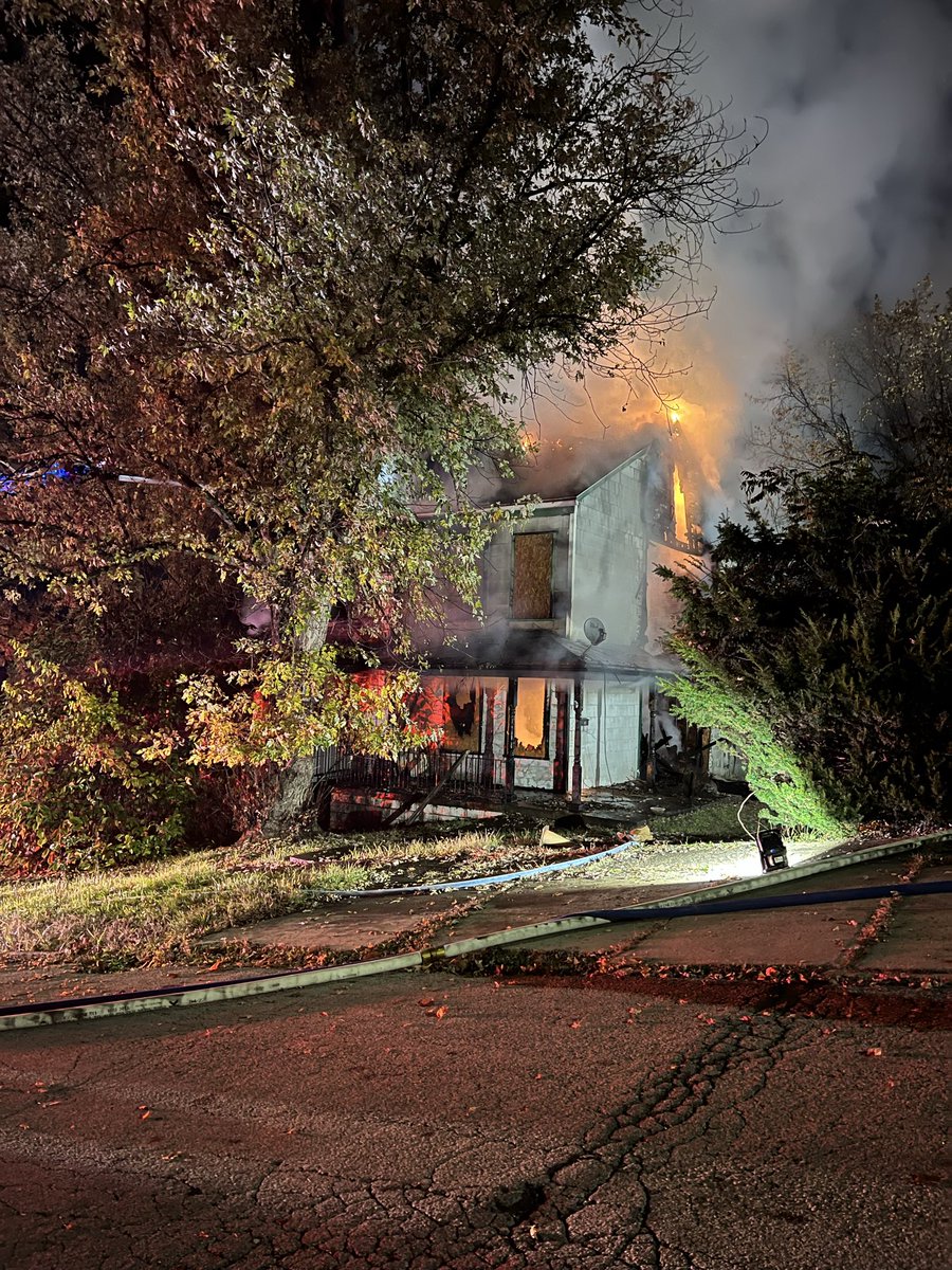 MunhallCentral's tweet photo. 2 alarm vacant duplex fire in the borough yesterday morning. We arrived as the 2nd due engine and secured a water supply while helping pull multiple lines for extinguishment and exposure protection. 201 was on scene for 9 hours while demo crew took down the building. https://t.co/Iz4e6V13ET
