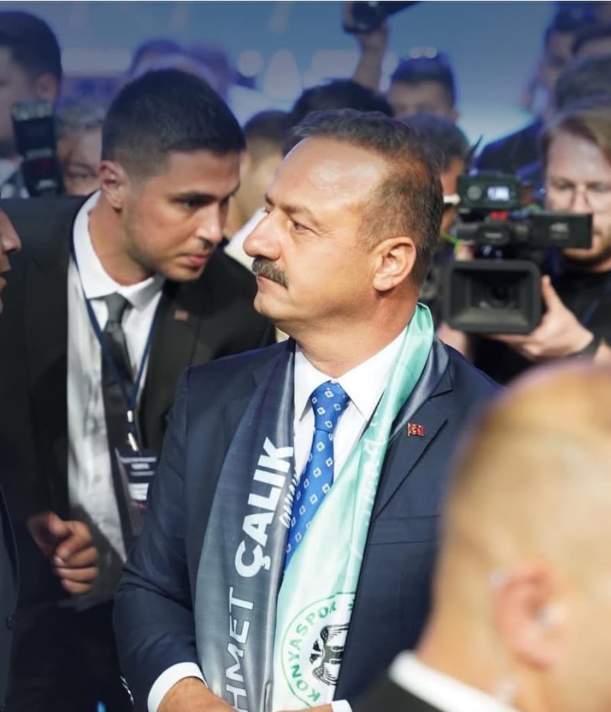 Bu bir yıl, bir inancın, bir mücadelenin hikâyesidir!
Milletin iradesiyle kurulan partimiz Türkiye’nin geleceğini milletinin enerjisi ile inşa edecek. Bir yıl önce yola çıktık; karanlığa ışık, umutsuzluğa umut olmak için. Nice yıllara, güçlü Türkiye’ye! 🇹🇷
#Anahtarparti