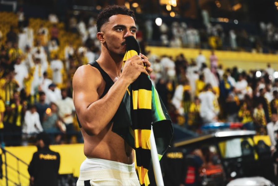 أحمد الجليدان يعتذر اليكم 💛🖤