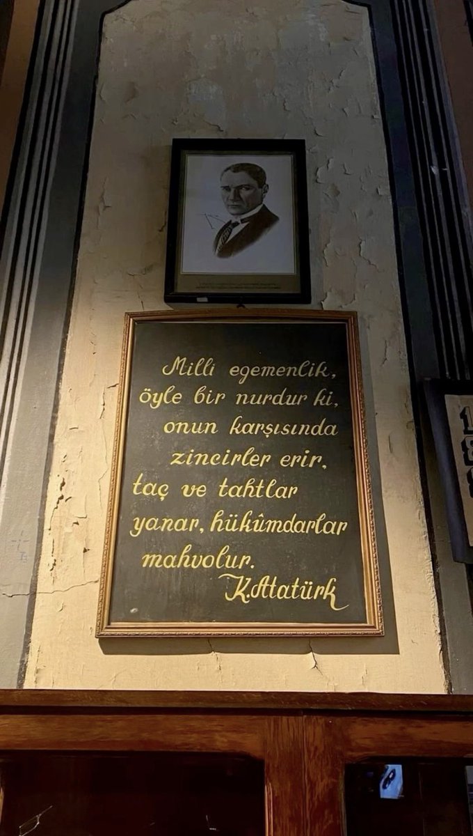 Her köşesi yangın yeri bastığın yer harabe olan Ortadoğu’da sana lütfedilmiş Cumhuriyetle özgürce yaşayıp bu zorluğa katlanmak zorunda olanlara umut olmak Türklükmüş. Cumhuriyeti Türklüğü armağan eden Atama saygı ve minnetle

#Cumhuriyet102Yaşında
#AdımlarınAdımlarımız 🇹🇷 🤍