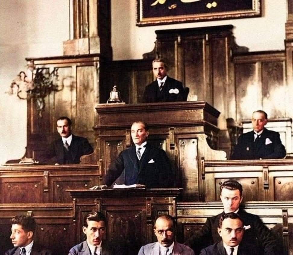 “Cumhuriyet, bilhassa kimsesizlerin kimsesidir.”

Gazi Mustafa Kemal Atatürk

 29 Ekim Cumhuriyet Bayramımız Kutlu Olsun.🇹🇷