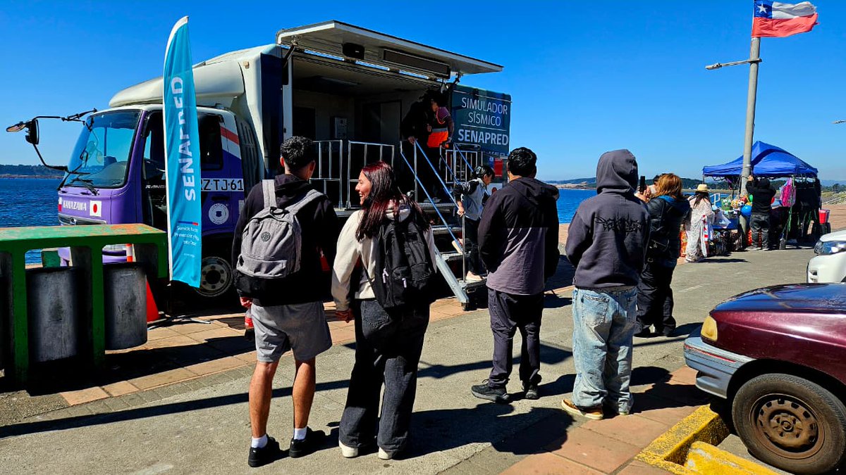 Senapred's tweet image. Continuando con las actividades por el Mes de la #RDD, #SENAPREDBiobío junto a la Municipalidad de #Hualpén visitaron Caleta Lenga para compartir una entretenida actividad con los vecinos y turistas quienes tuvieron la oportunidad de conocer nuestro #SimuladorSísmico y recrear