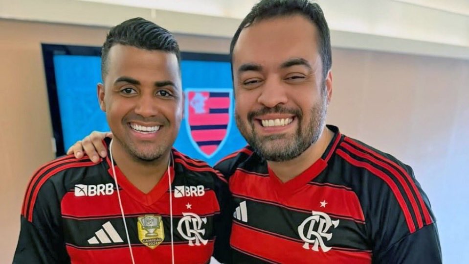 3 das 4 operações mais mortais da história do Rio de Janeiro aconteceram no governo de Cláudio Castro, o mesmo que aparece aí no foto ao lado do TH Jóias, um dos maiores fornecedores de armas para o Comando Vermelho.