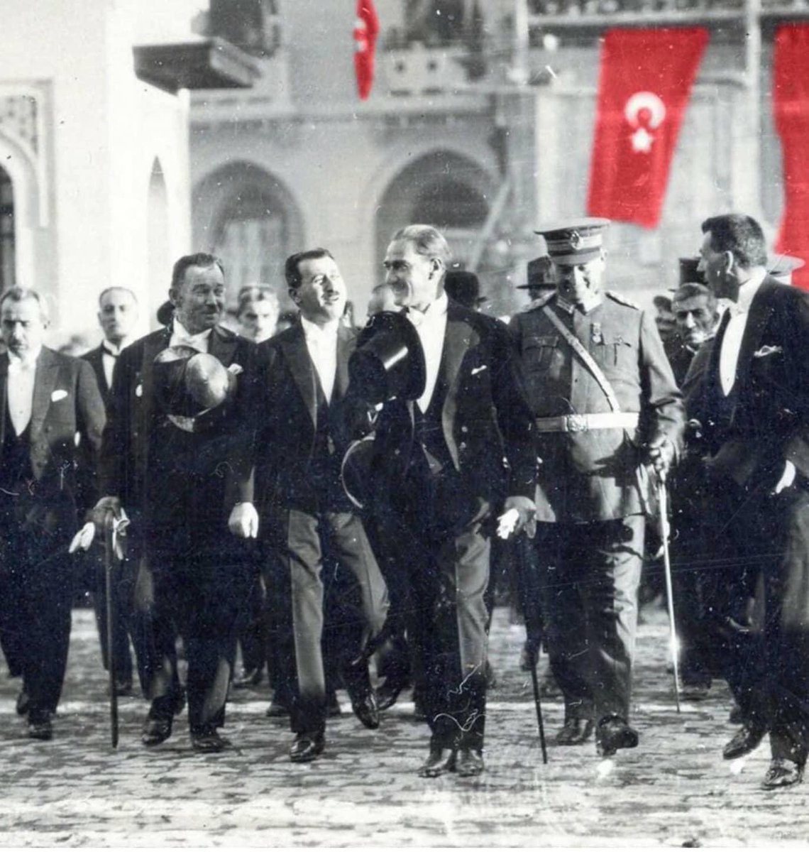 🇹🇷Türkiye Cumhuriyeti 102 yaşında.