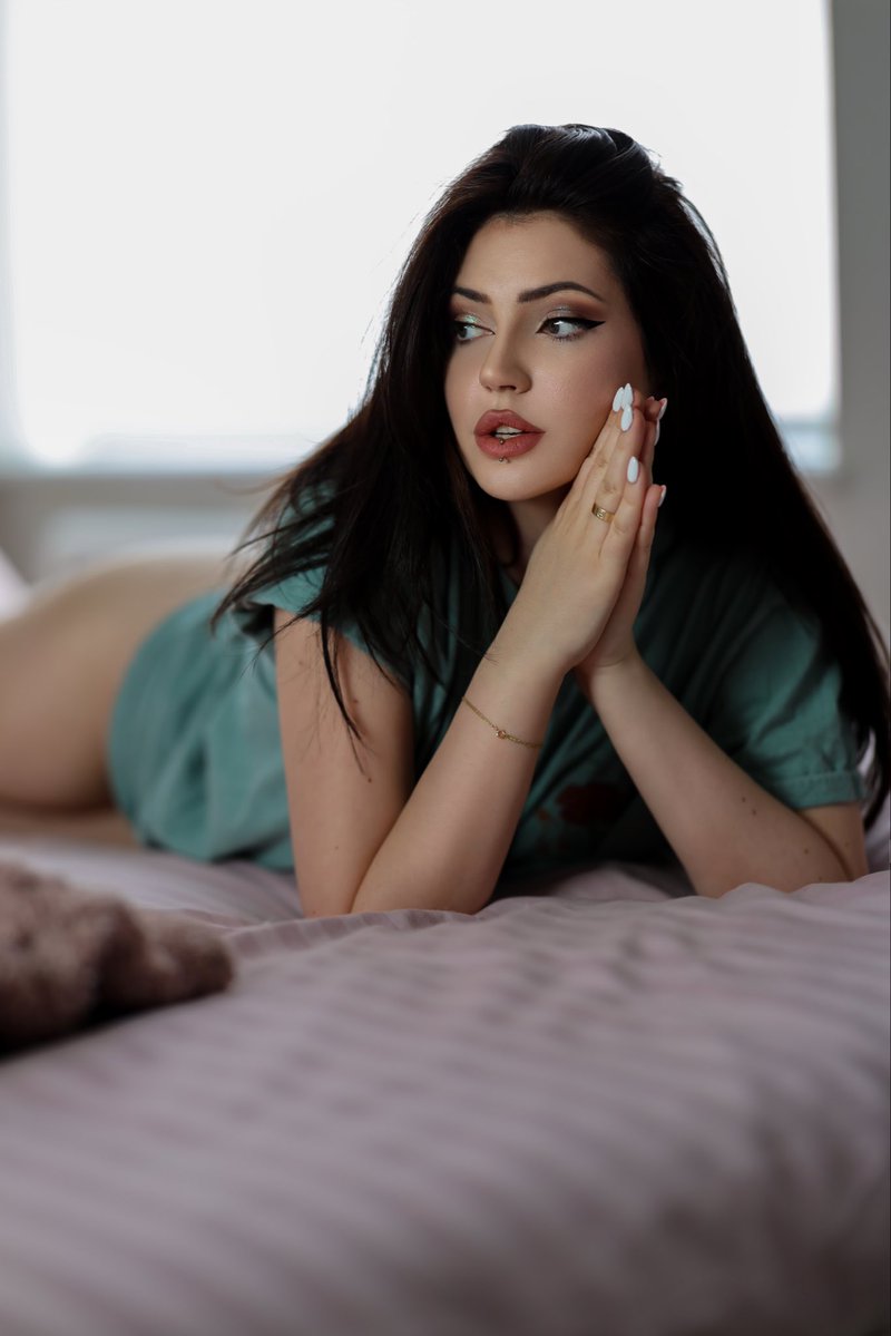 djarii's tweet image. So for those interested.
1. I'm back on Instagram thanks to a friend who had someone look into it.
The AI systems flagged a photo of me as CP which I have requested a review on as my account still has restrictions.
Here is said photo and screens lmaoo