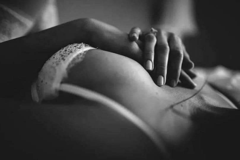 "Ho chiuso gli occhi, e in un attimo è scomparso il mondo. 
Eravamo io e te soltanto. Non proferimmo parola.
Poi,con un bacio,ci siamo detti tutto.."

Ti porto nei miei sogni. 

#Buonanottecosì