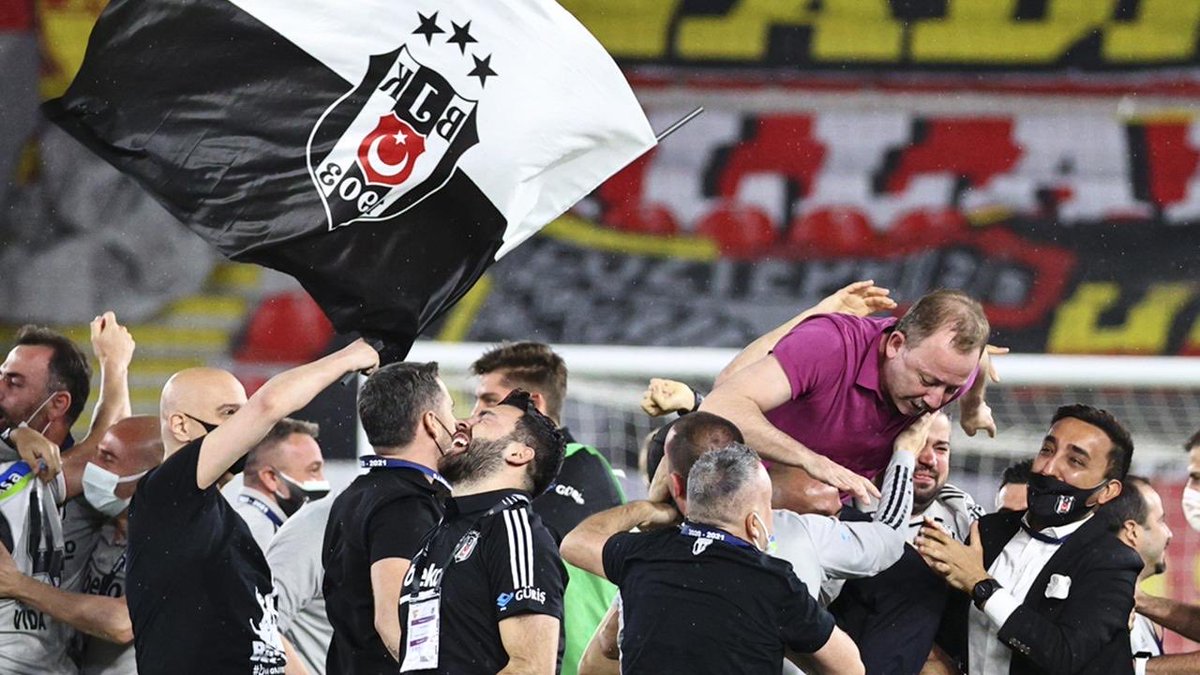 şikeyle değil, s*ke s*ke şampiyon Beşiktaş