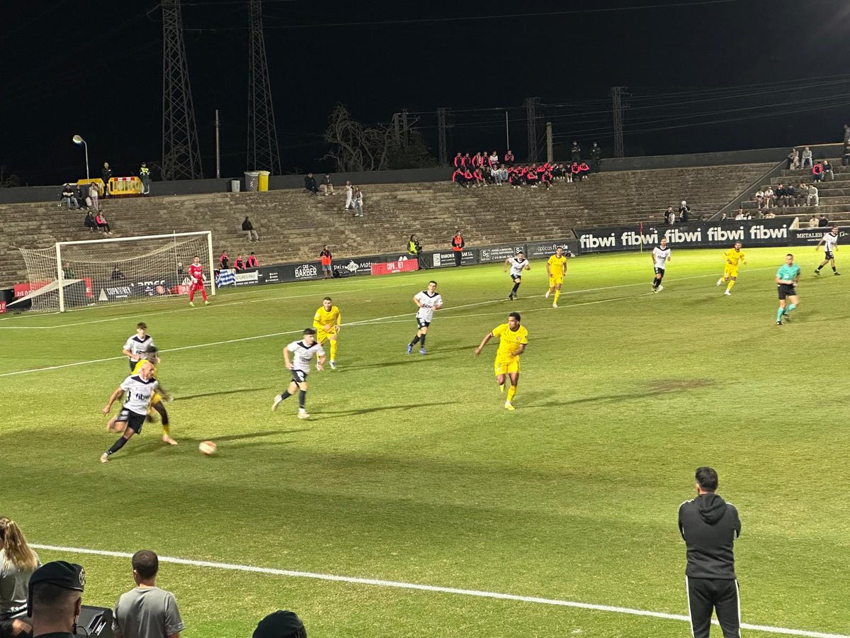 PopularsInca's tweet image. Gràcies @CE_Constancia per aquest gran partit 💪🤍🖤🤍
Una llàstima no haver pogut endur-nos la victòria, però orgullosos d’aquest gran equip i de tot el que representa per Inca! #OrgullInquer #CopaDelRei #IncaPP