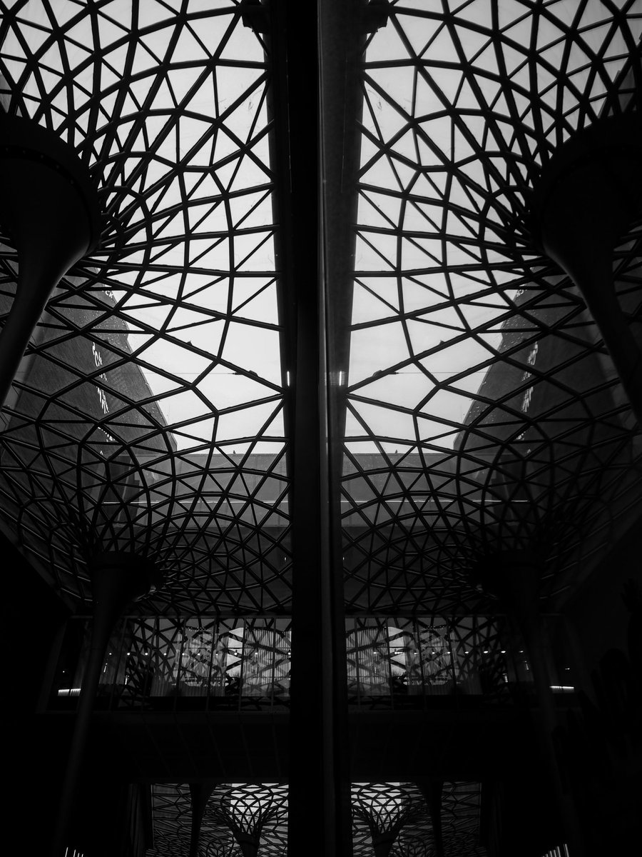 Good night ✖️
#theviewfinder #streetphotography