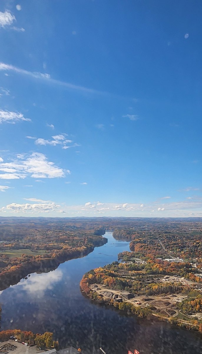 SuperfanScott's tweet photo. My view from flying to Maine. https://t.co/jzeWWFoiAV