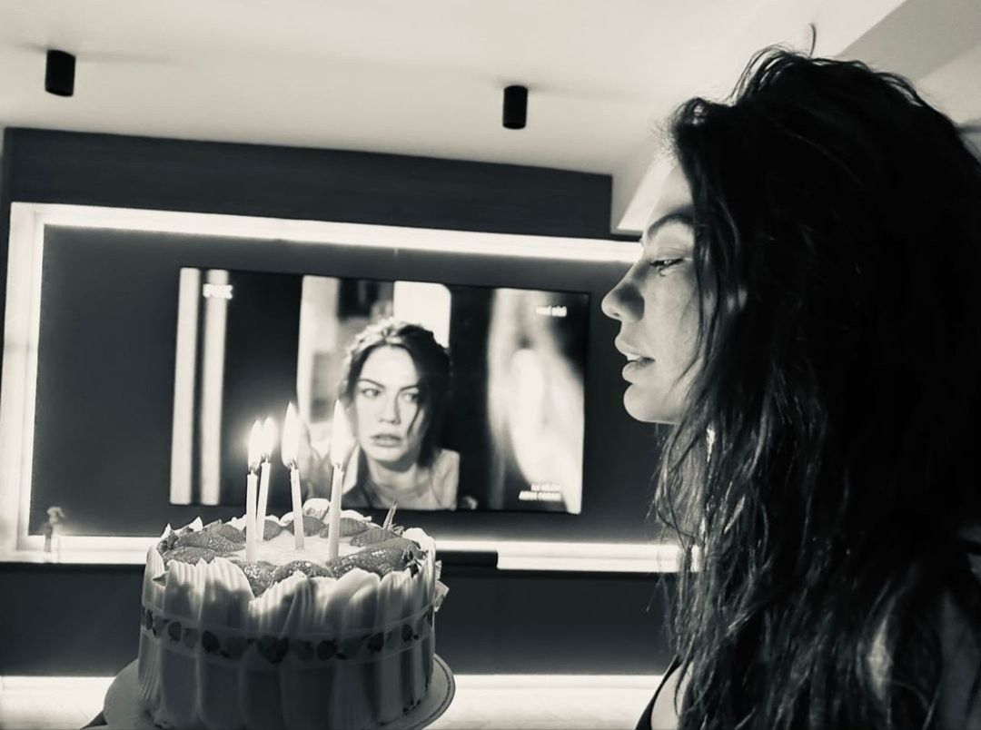 profilime girip balonları patlatabilirsiniz, hoş geldin yeni yaşım bana uğur ve bol şans getir ✨🤍