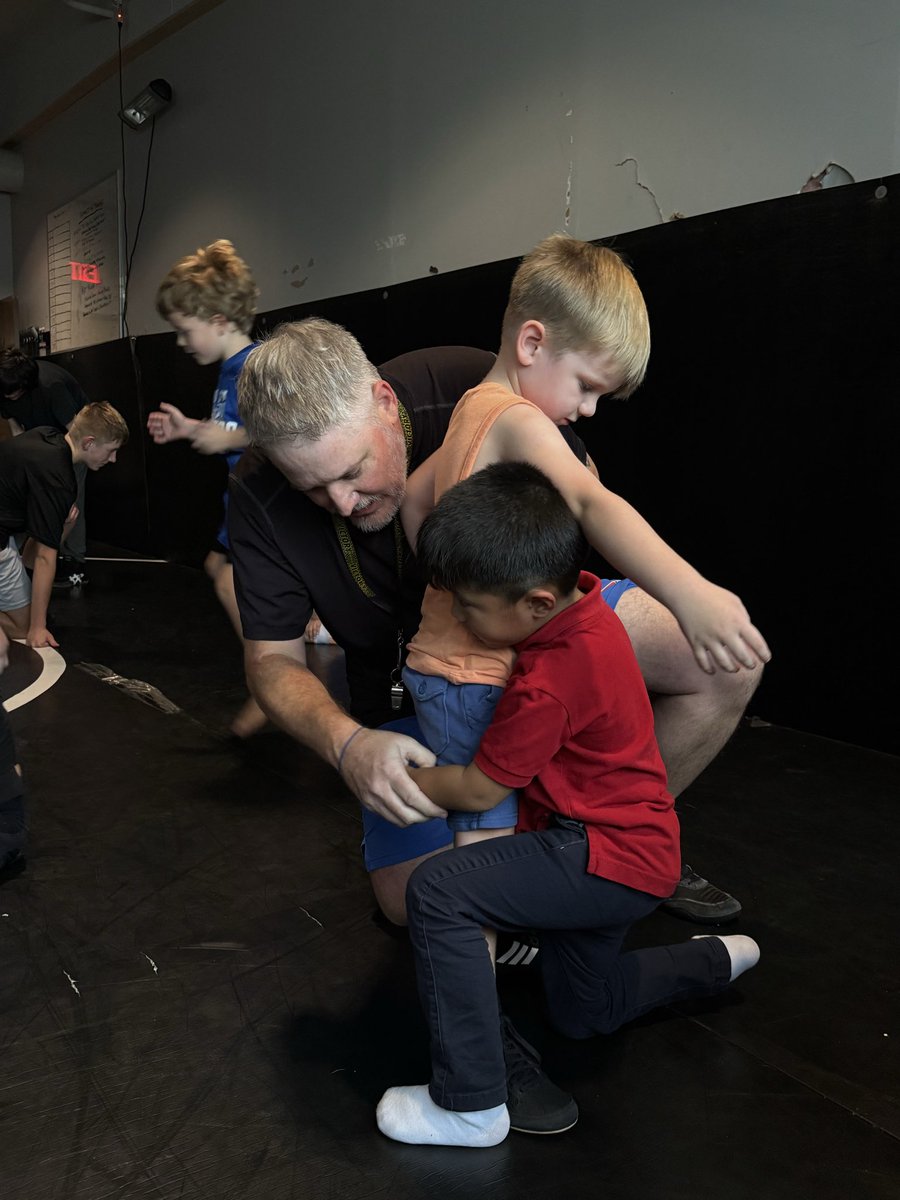 VCS_WRESTLING's tweet image. Elem. CNQR Wrestling 
has kicked off. 

Full Room. Hungry kids! 
#CNQR 🤼🤼