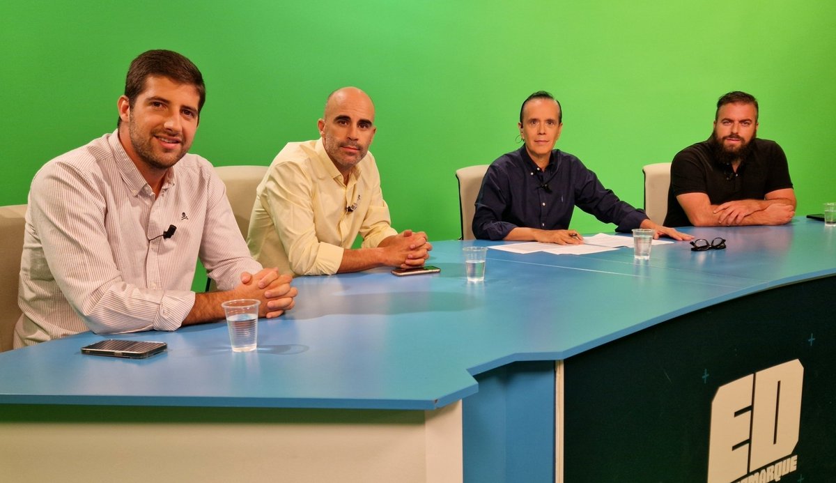 Desde que Rubi estuvo en <a href="/interalmeriatv/">Interalmería TV</a>, tras el <a href="/U_D_Almeria/">UD Almería</a>-<a href="/RealSporting/">Real Sporting</a> (2-1), el equipo ha ganado 4 partidos, ha empatado 2, no ha perdido. Ha escalado 12 puestos  y ya es tercero.
Y todo se lo fuimos contando cada lunes en <a href="/desmarqueinter/">El Desmarque</a>
😉