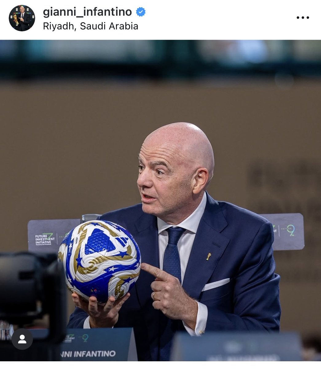 Mit toxic trait er, at jeg elsker alt der involverer Infantino + en fodbold.
Så da min ven, der var til dagens FII, skrev, at FIFA-præsidenten havde medbragt en bold, ærgrede det mig meget, at jeg ikke deltager i konferencen i år. 

Må nøjes med et Insta-opslag: